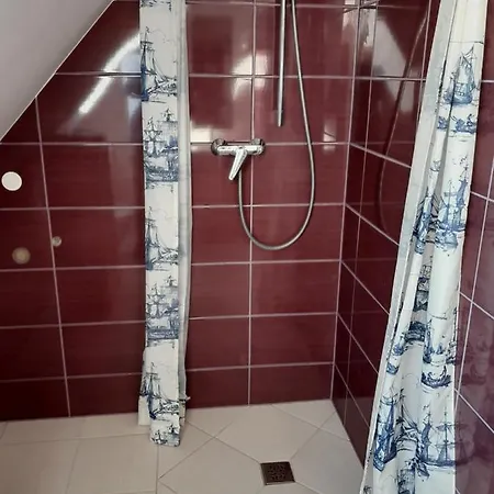 Nad Jeziorem Piaski Apartmán *